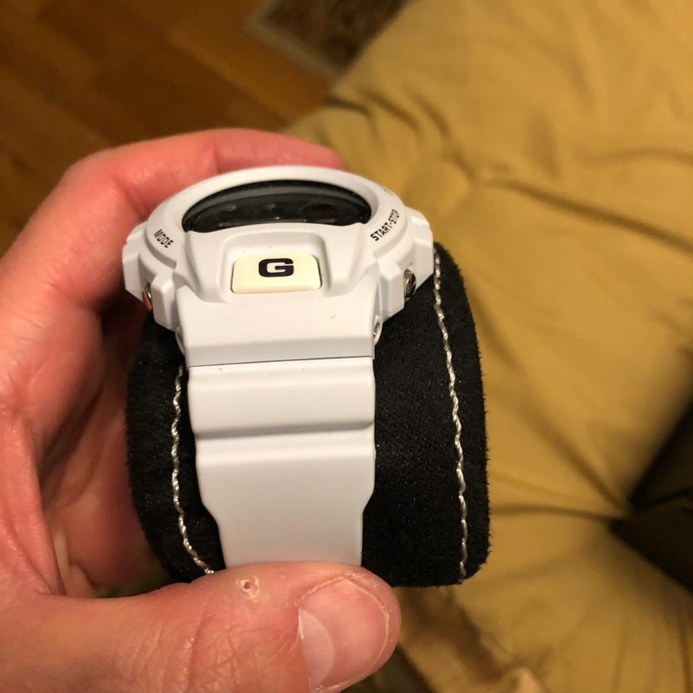 White G Shock - image 2